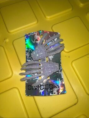 Halloween Gray Glitter Hand Clips